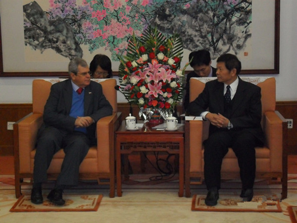 中國經(jīng)濟(jì)體制改革基金會(huì)宋曉梧會(huì)長(zhǎng)接見古巴國務(wù)委員會(huì)執(zhí)行秘書                                                                